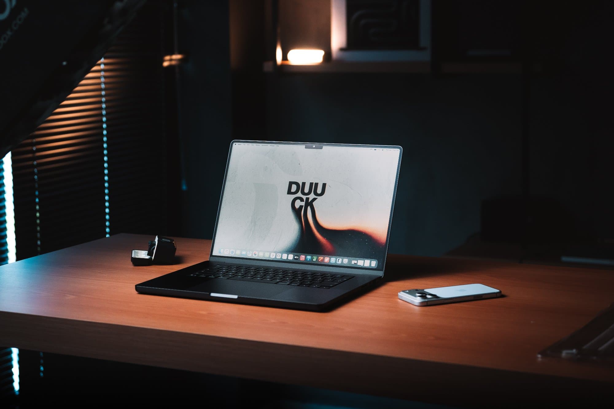 MacBook Pro 16" M5 MAX 64GB 4TB 18-CPU 40-GPU NANO TEXTURE · / — foto 1